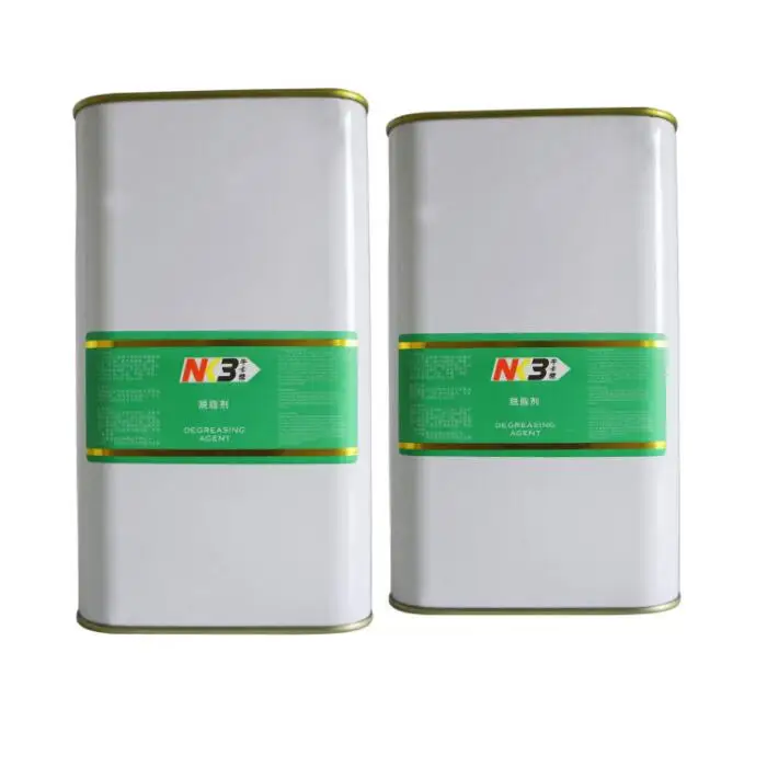 

Средство для удаления лакокрасочного покрытия автомобиля, обезжиривающее средство, используется перед нанесением нанокерамического покрытия