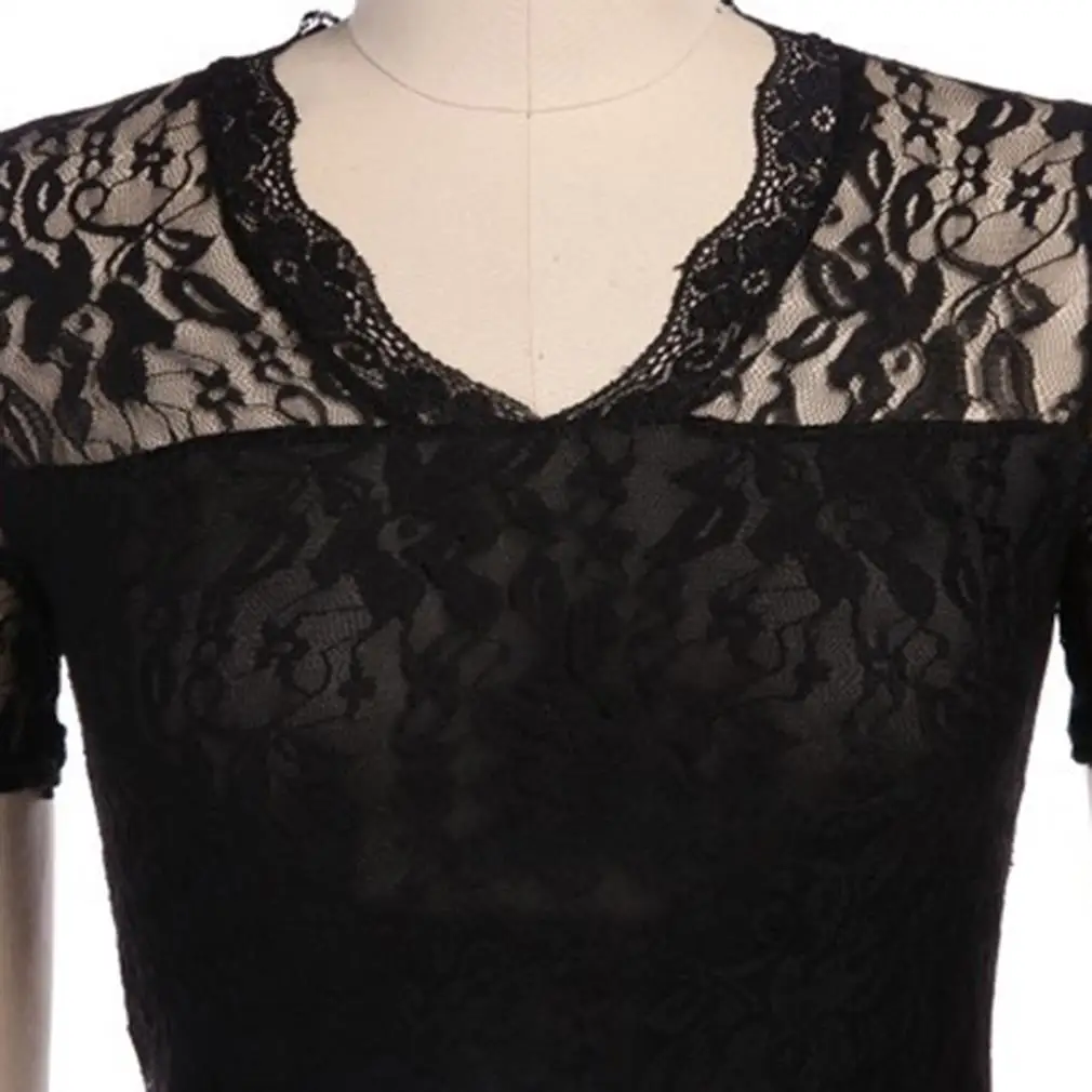 Черное кружевное платье с глубоким v образным вырезом летнее офисное тонкое