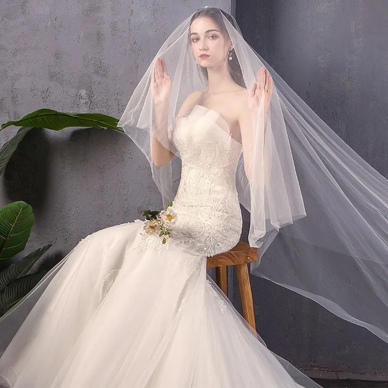 Свадебное платье русалки без бретелек с кружевной аппликацией свадебные платья