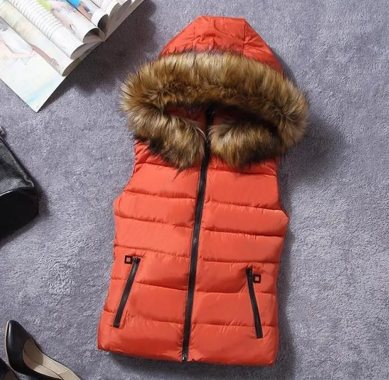Женский пуховой жилет с капюшоном красный облегающий из хлопка осень зима|vest