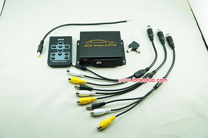 Маленький 2-канальный автомобильный видеорегистратор с SD-картой для записи в