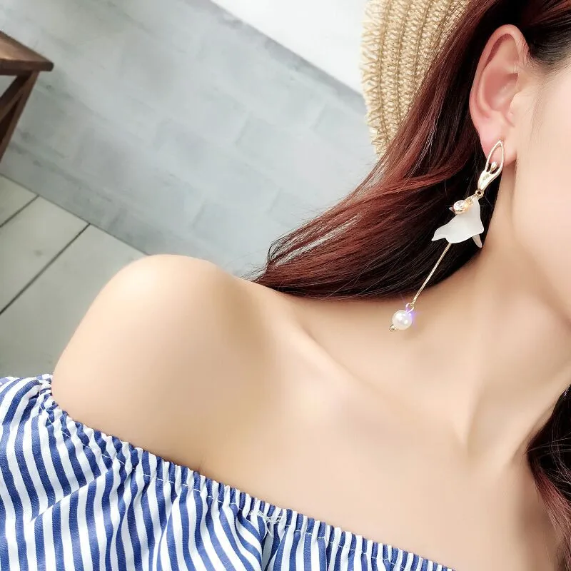 

RIEJIKVWA 2018 New Korean Elegant Ballet Girl Acrylic Petal Flower Long Pendientes Mujer Moda Simulated Pearl Tassel Earrings