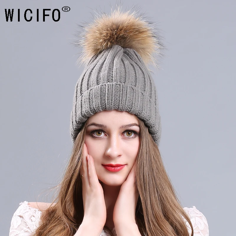 

Wucifo норки и меха лисы ball cap хип-хоп помпонами зимняя женская шапка для девочек вязаная шапка шапочки новый бренд, плотная женская шапка