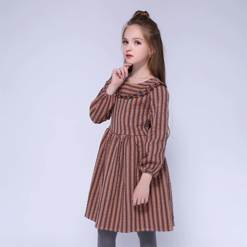 Kseniya Kids/Детские хлопковые платья для девочек милое праздничное платье с длинными рукавами, цветочной аппликацией и полосатым воротником в стиле Питера Пэна для девочек 6, 8, 10 лет