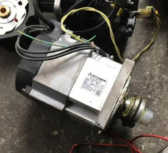 

Servo motor HC-SWS13B-S1 , Used one , 90 % appearance new , 3 months warranty , fastly shipping