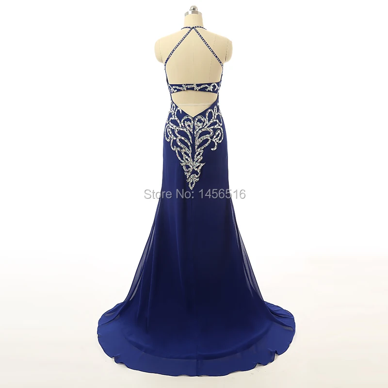 Привлекательное трапециевидное платье с лямкой на шее и аппликацией из бисера