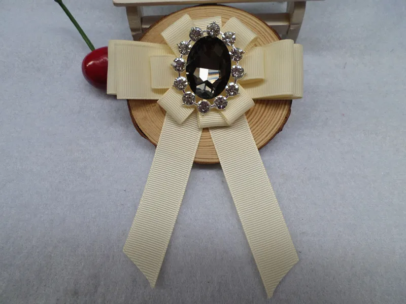 Бесплатная доставка модная повседневная женская Мода бабочка стразы Винтажная