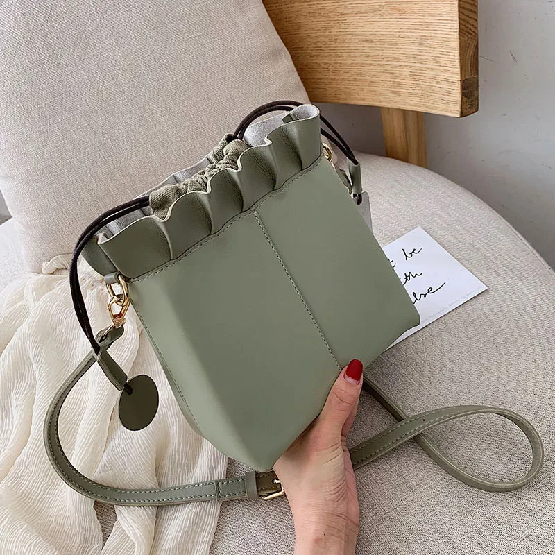 Женская сумка-тоут из искусственной кожи с рюшами однотонная