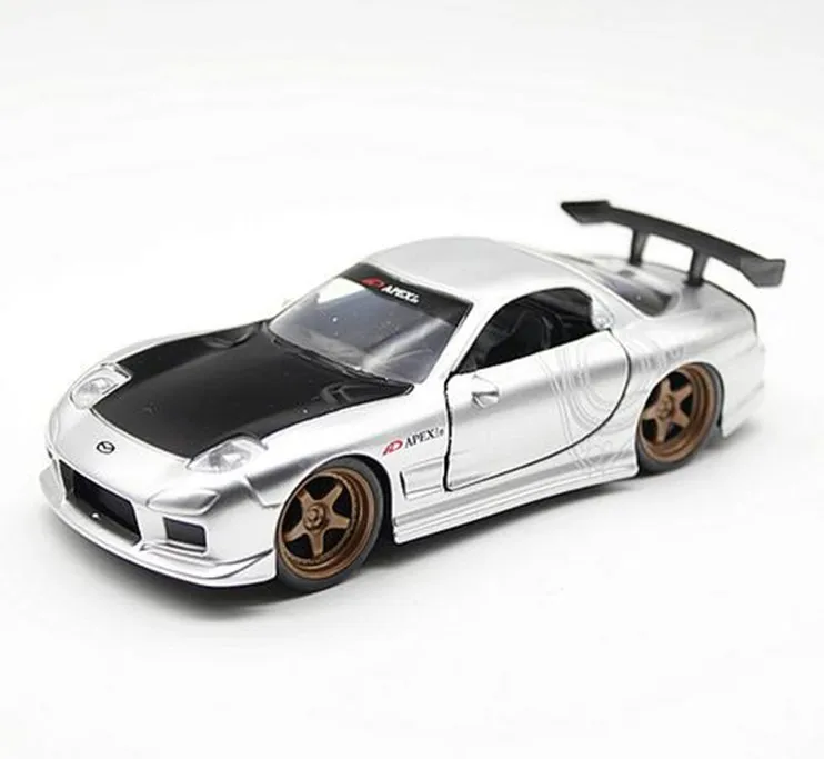 JADA 1:32 Масштаб сплава игрушка автомобиля, высокая имитация RX7 FD ракета Кролик модель автомобиля, 2 открытой двери, игрушечные транспортные средства