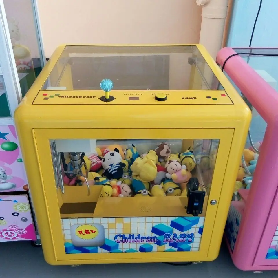 Конфеты захватами подарок мяч игрушка кукла конфеты Зрелище Комплект крановых