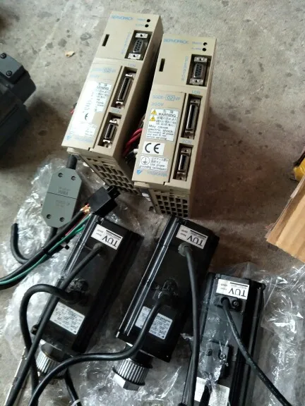 Servo drive SGDE-02VP Used one 90% appearance new 3 months warranty fast shipping |