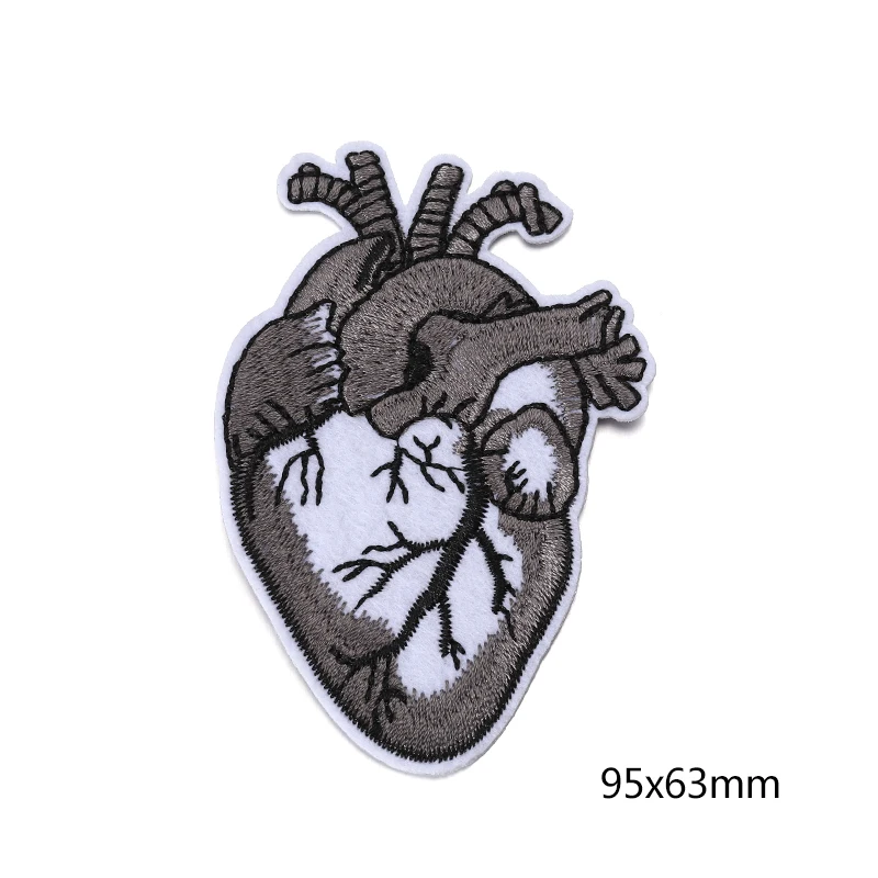 Нашивка с вышивкой в виде сердца для одежды панк мотив железные нашивки значок