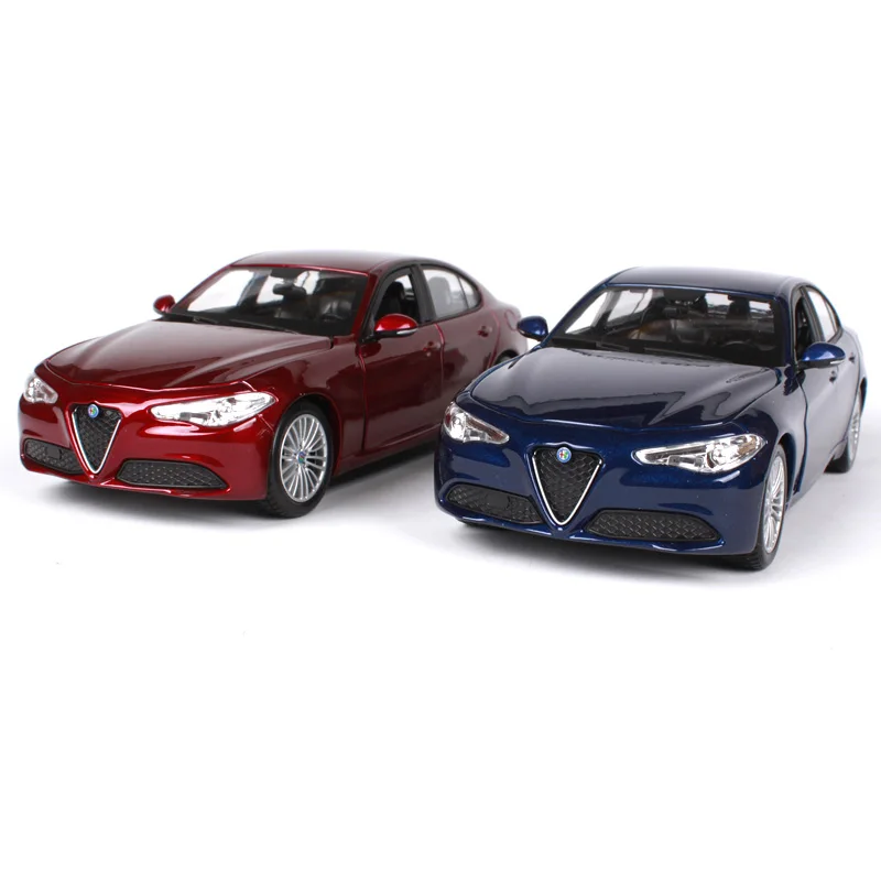 Модель спортивного автомобиля Alfa Romeo GULIA Bburago 1:24 литая модель игрушечная новая в