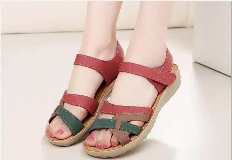 Сандалии женские кожаные на плоской подошве Босоножки с открытым носком