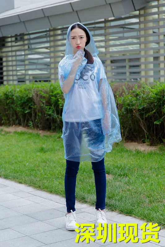 Disposable raincoat pe men and women outdoor travel light batch rainwear children adult poncho | Дом и сад