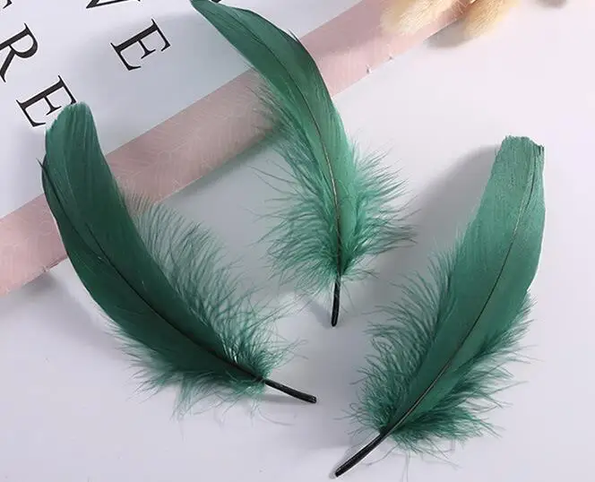dark green 50pcs Натуральные белые черные гусиные перья для рукоделия 5-7 дюймов 13-18 см DIY ювелирные перья, перо Свадебные украшения дома 50 шт - Цвет: dark green 50pcs