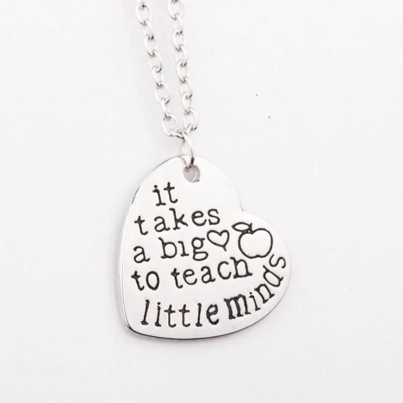 Вдохновляющее ожерелье это занимает большое сердце чтобы научить маленьких умов