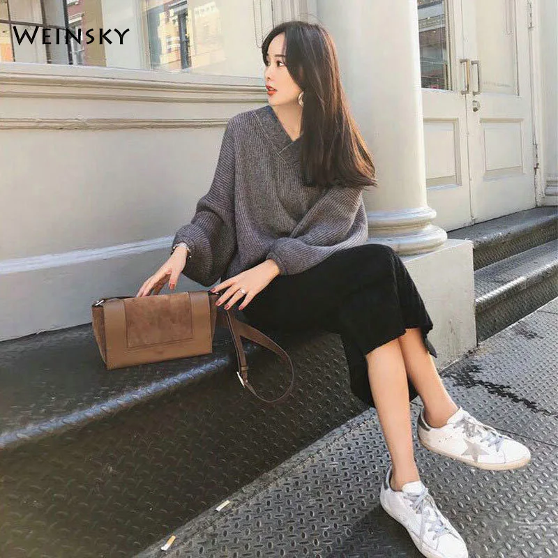 Женский свитер и платье пуловер Weinsky офисный модный из двух предметов с V образным