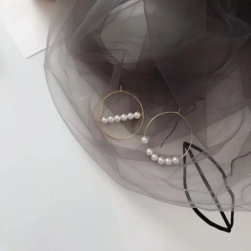 Модные круглые серьги-кольца гладкие серьги асимметричные с белым жемчугом в