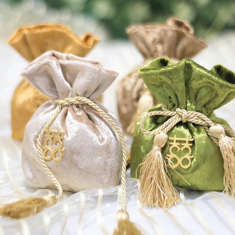 

Multi Clour gift bags with gold tassel thicken velvet fabric cloth candy cases vintage for party casamento table decor take away
