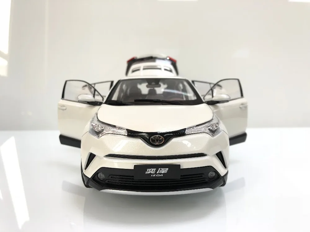 1:18 литья под давлением модель для Toyota IZOA C-HR белый сплав игрушечный автомобиль миниатюрная коллекция подарки CHR C HR