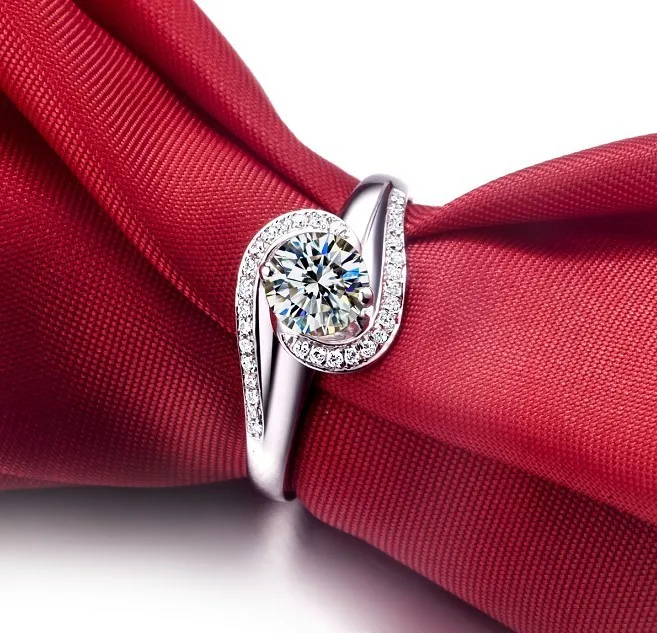 0.5Ct превосходное роскошное кольцо синтетическое с бриллиантом для женщин