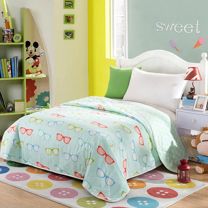 

Beautiful comfirtable printing Sumera thin Quilt for your Sumers days Free shipping