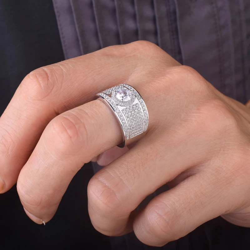 Мужское кольцо из белого золота с муассанитом от VVS роскошное обручальное