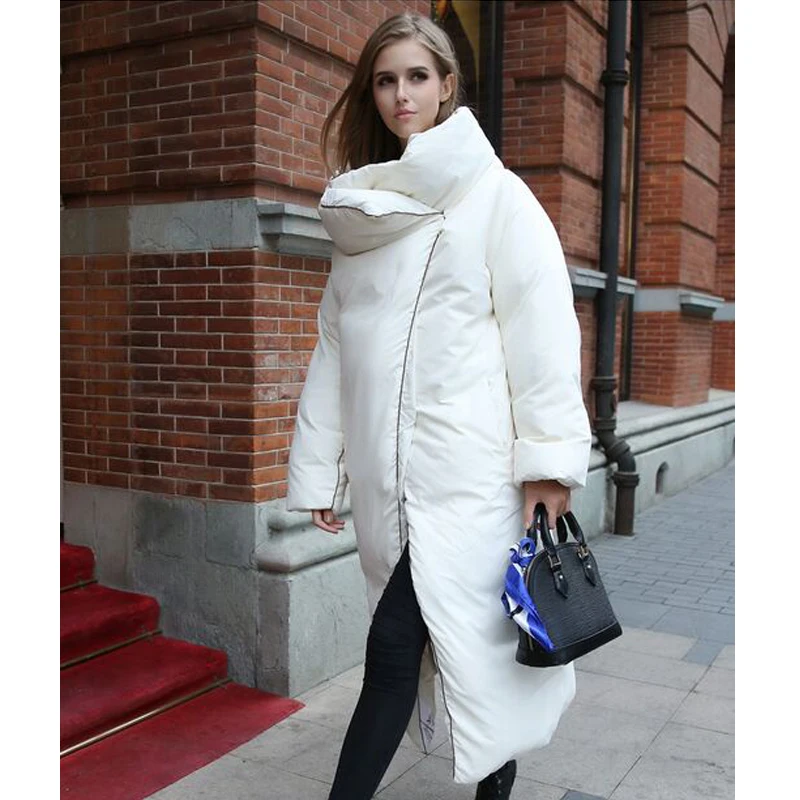 Женская длинная куртка на белом утином пуху теплая свободная парка в европейском