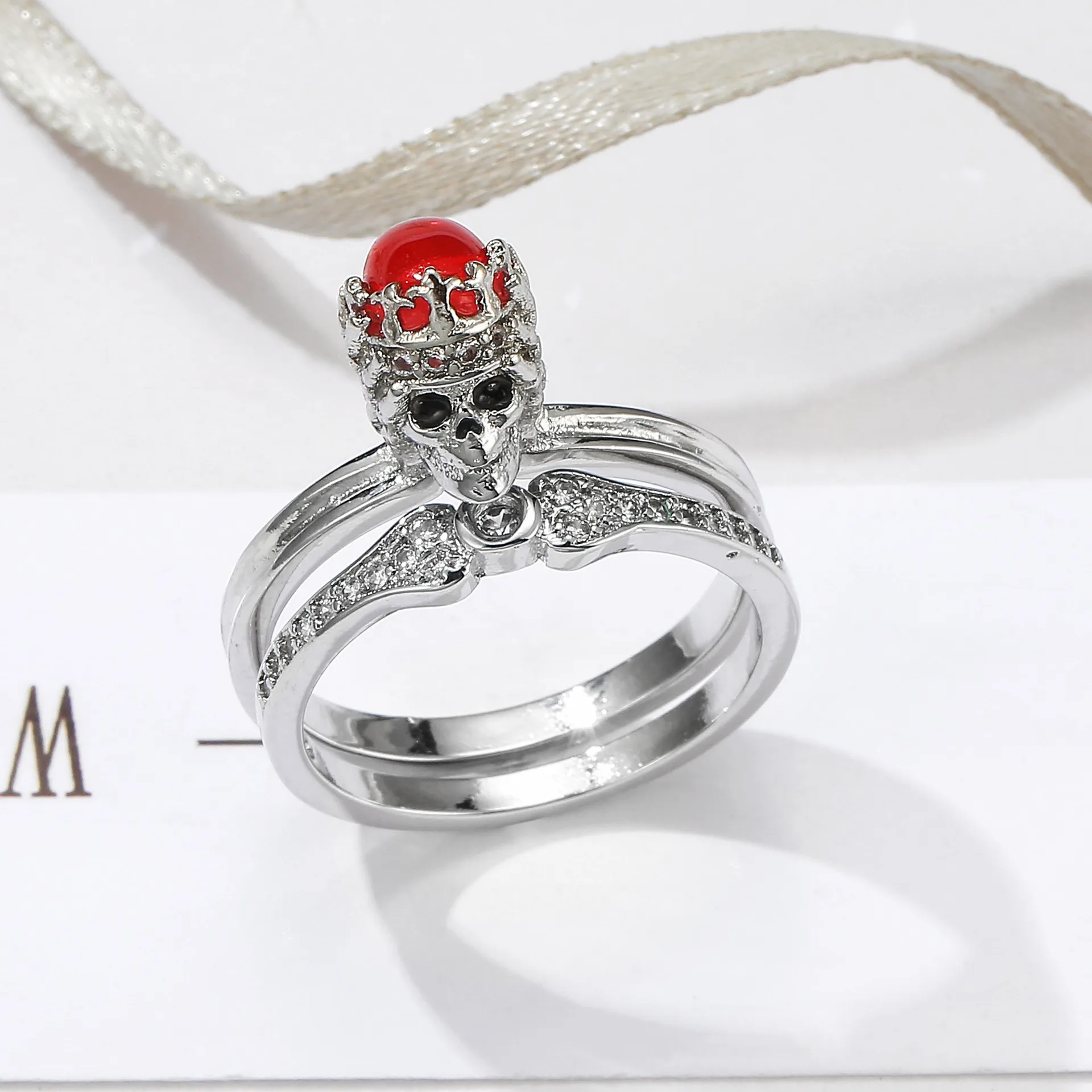 Европейский Новый Модный креативный Скелет с красным камнем Циркон Кольцо Панк