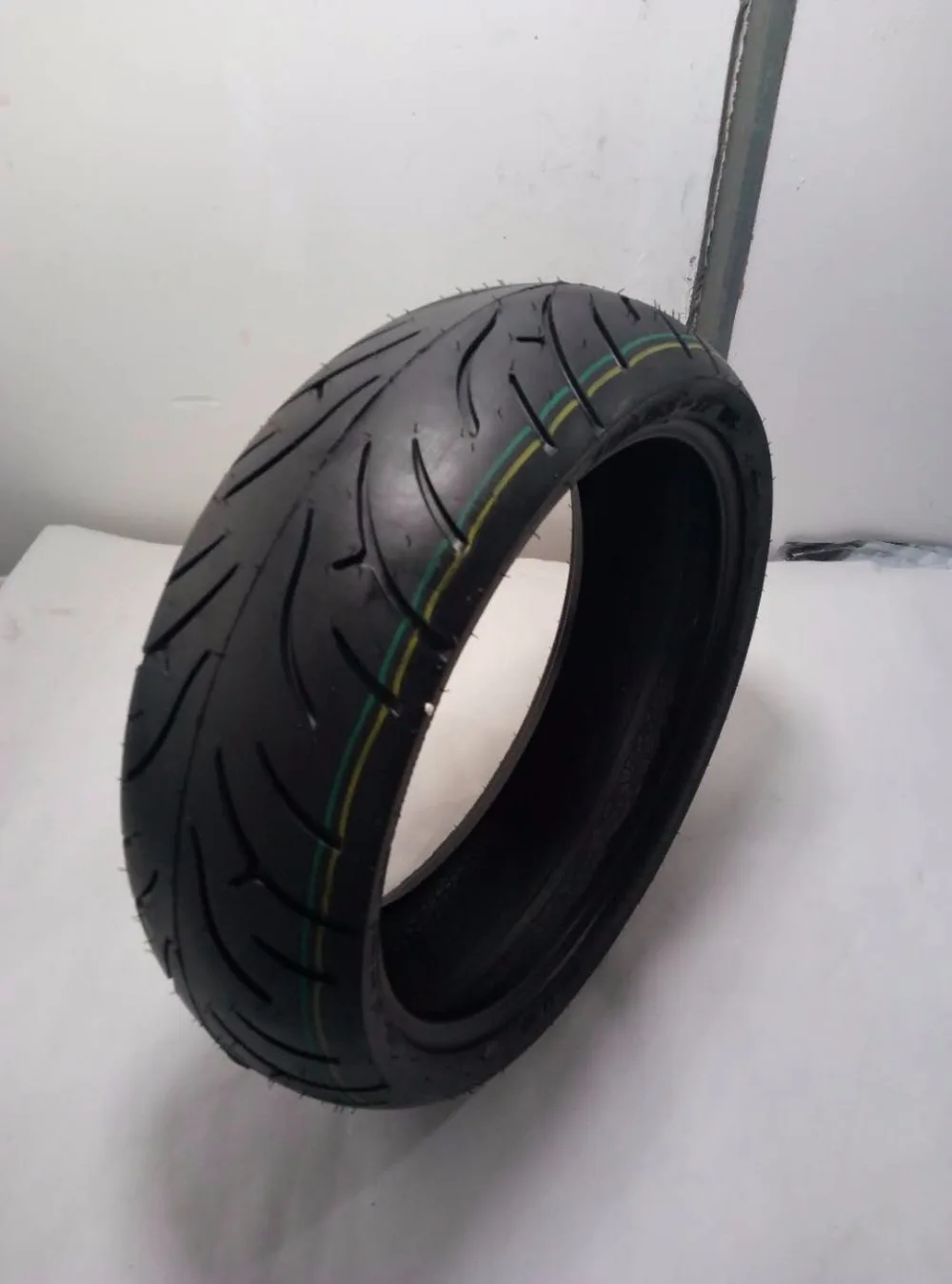 BJ600 BN600 180/55-17 120/70-17 передний задний обод колеса мотоцикла бескамерная шина |