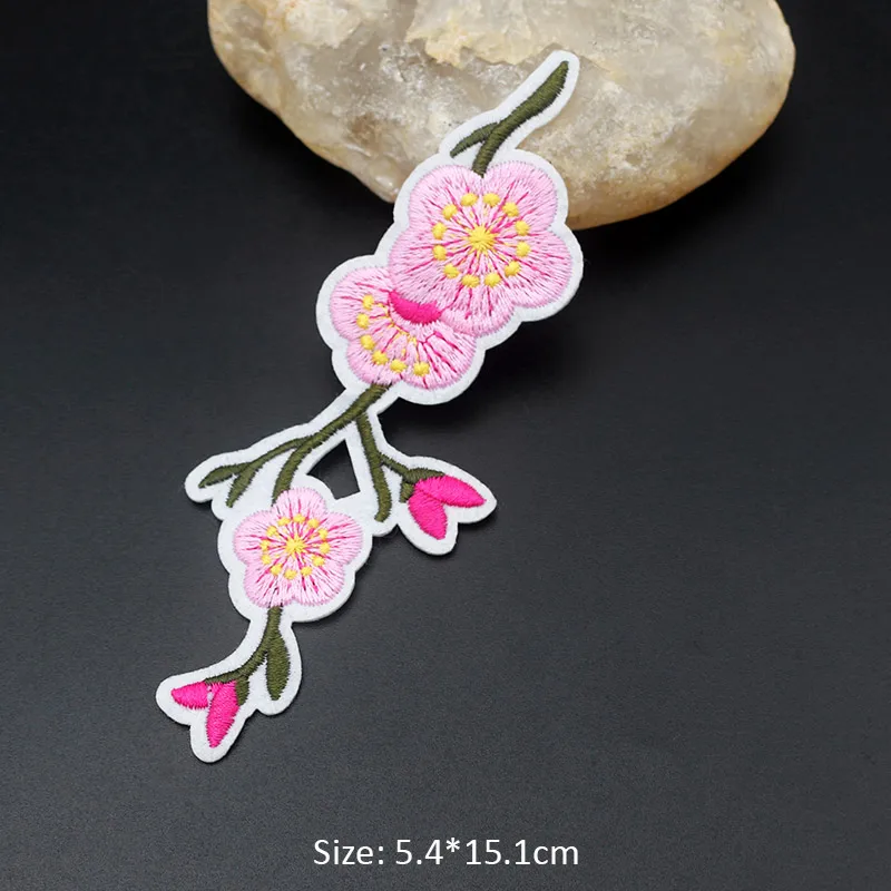 Flower Bird Butterfly Goldfish Embroidered Patches For Clothing DIY Stripes Applique Clothes Stickers Iron On Patches Badges - Цвет: 14
