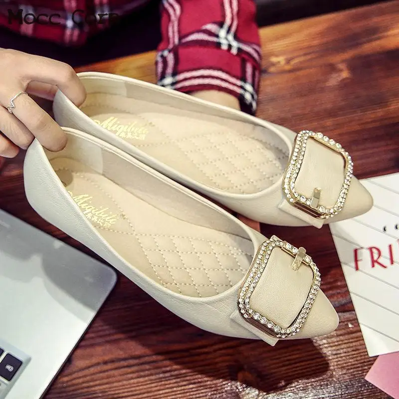 Туфли женские на плоской подошве Кожаные Мокасины без застежки с кристаллами