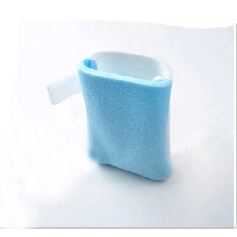 5 Colors Makeup Sponge 1PC Glove Shape Remover Cleaning Puff Face Care Cosmetics Tools Skin Deep Clean Powder Puffs L3 |