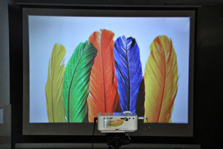 В Корейской Фондовой! 2015 Новый UC40 Проектор Мини Пико портативный proyector AV A/V TV USB и SD