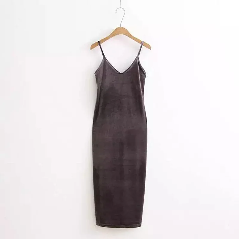 Женское короткое бархатное платье комбинация с разрезами по бокам весенне