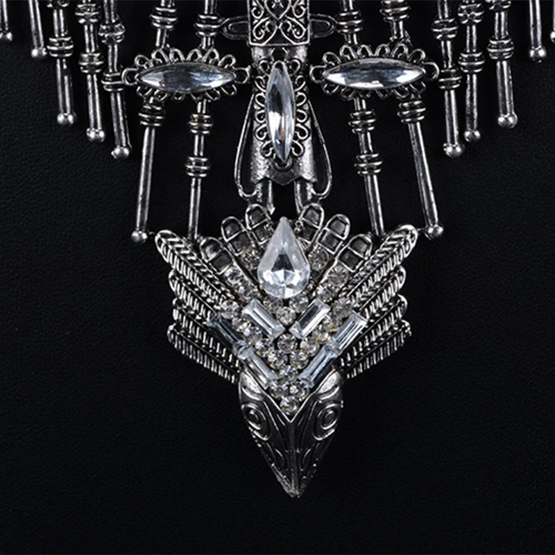 

LZHLQ Vintage Maxi Tassel Necklaces For Women 2017 Fashion Brand Jewelry Geometric Metal Multilayer Rhinestone Chunky Necklace