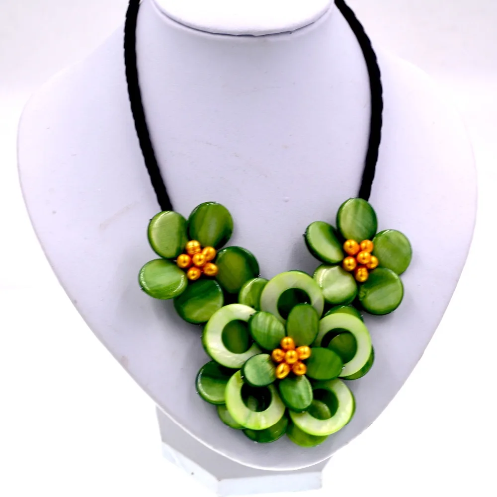 

Yellow freshwater pearl and green shell flower chokers necklace for womens