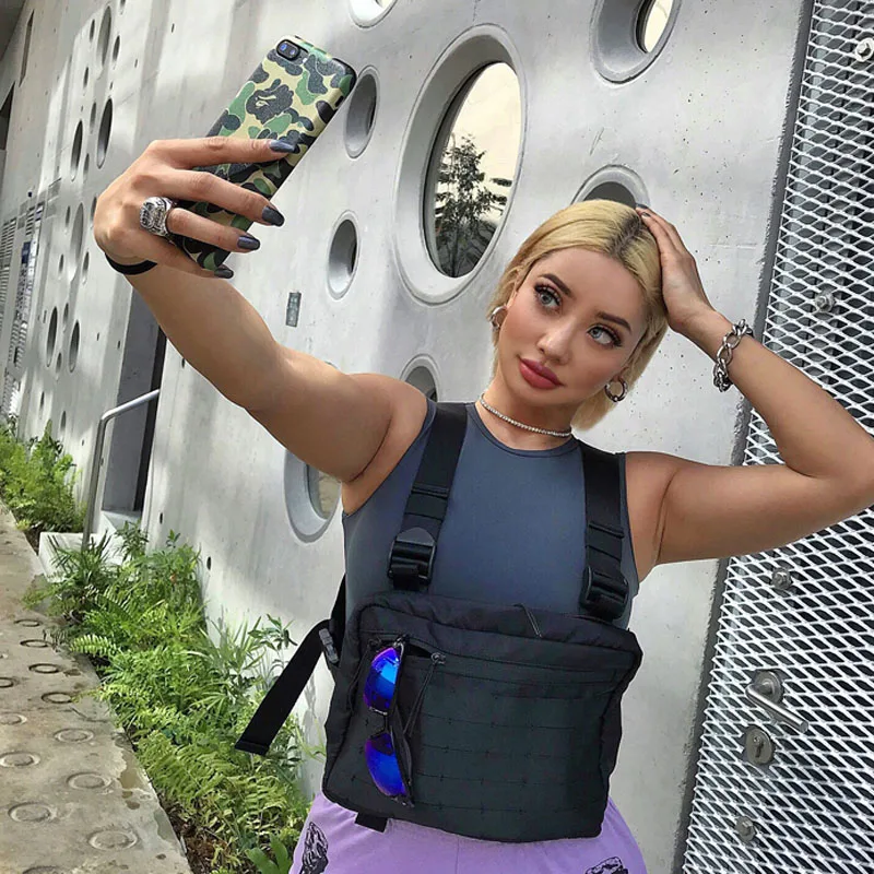 Облегающий жилет без рукавов с круглым вырезом и небольшими плечами|Комбинезоны