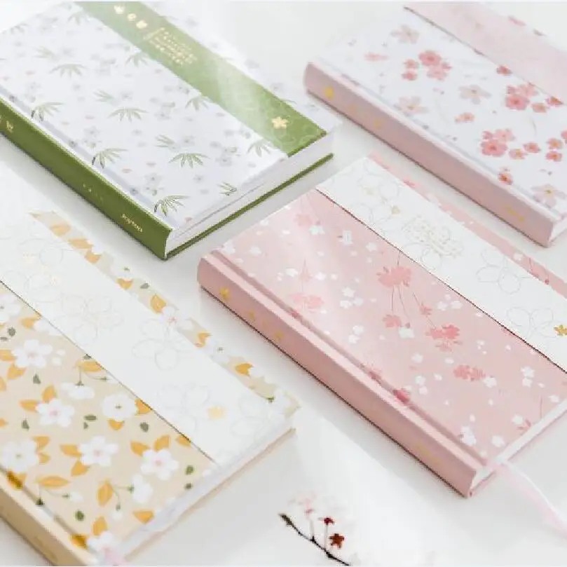 Книга с цветком вишни Милая цветная иллюстрация Страница Блокнот расписание