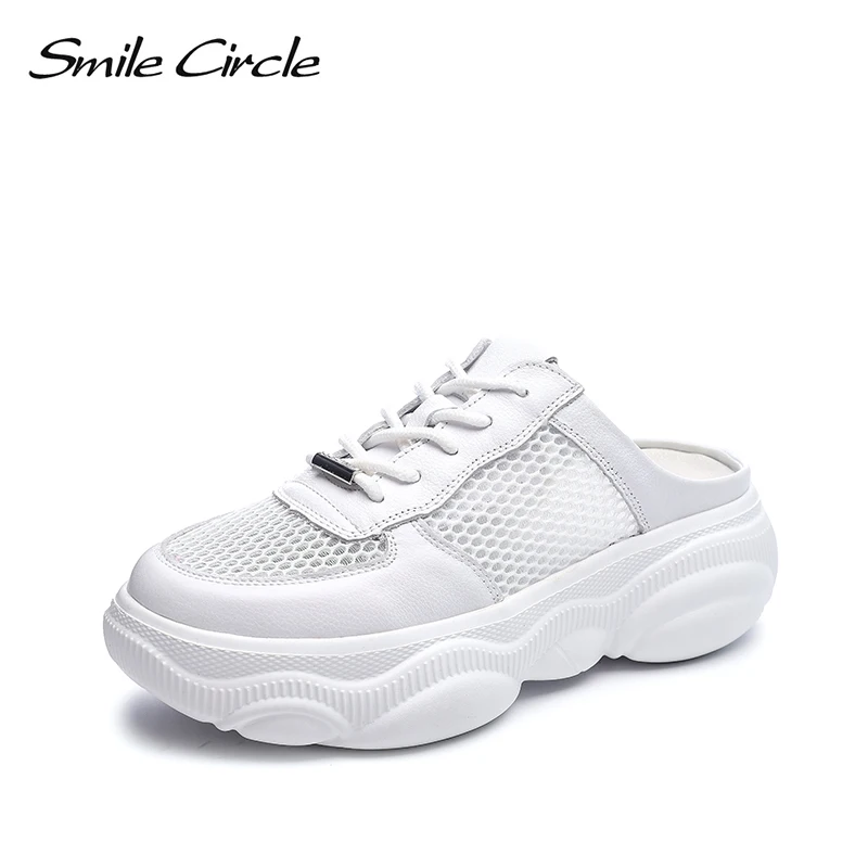 Белые туфли на плоской подошве со смайликом коллекция 2019 года сезон весна-лето