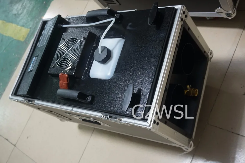 Низкая противотуманная машина Flightcase маленький размер 3000 Вт водяная база дымовая