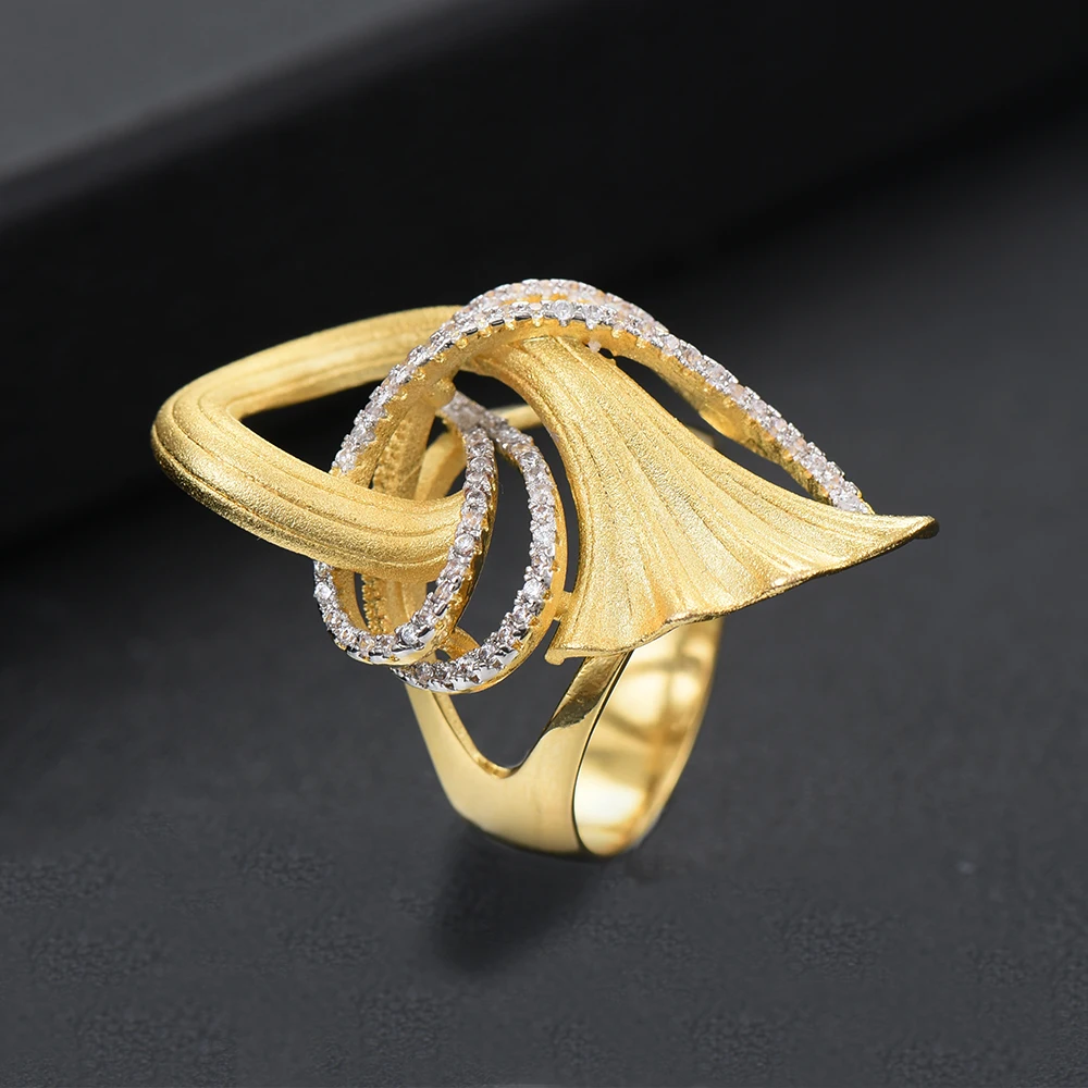 Женское кольцо с фианитом SISCATHY золотистое вечерние ЦО уникальным дизайном