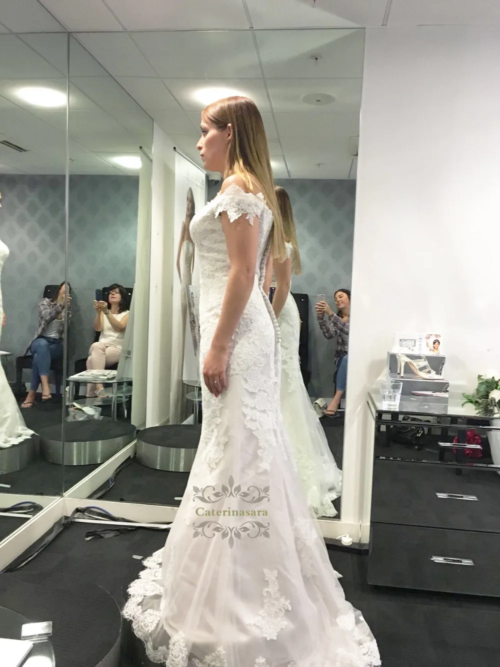 Женское свадебное платье с юбкой годе кружевное рукавами-крылышками
