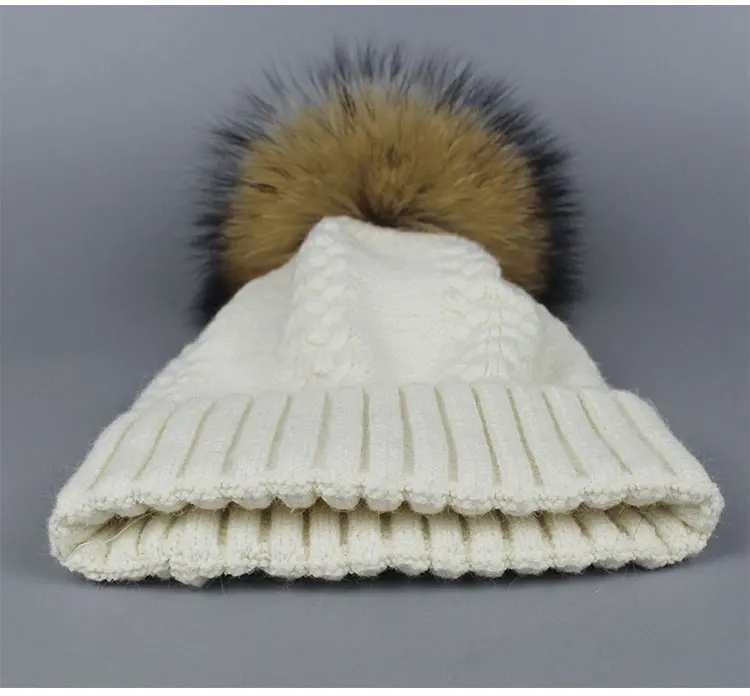Натуральный мех енота помпонами вязаная шапка мяч Beanie зимняя шапка для женщин Девушки Шерсть Хлопок Skullies женский лыжный кепки