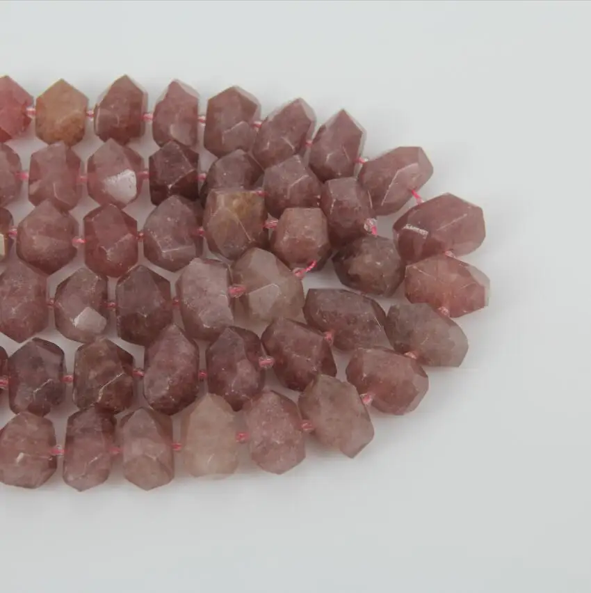 Цельная нитка натуральный клубничный кварц граненый самоцвет вырезанные