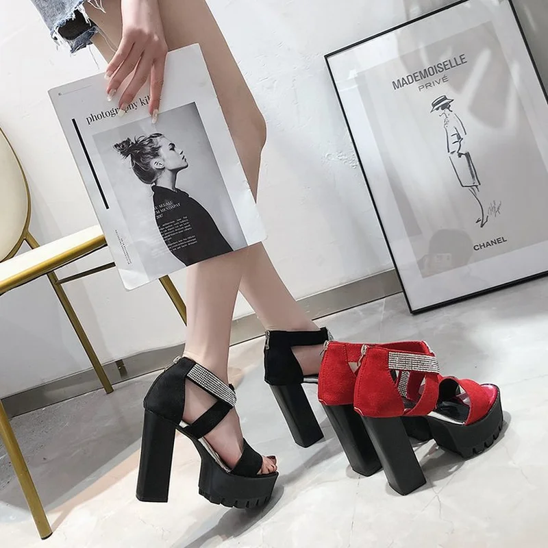 Босоножки со стразами на толстом каблуке Новинка 2019 года женские