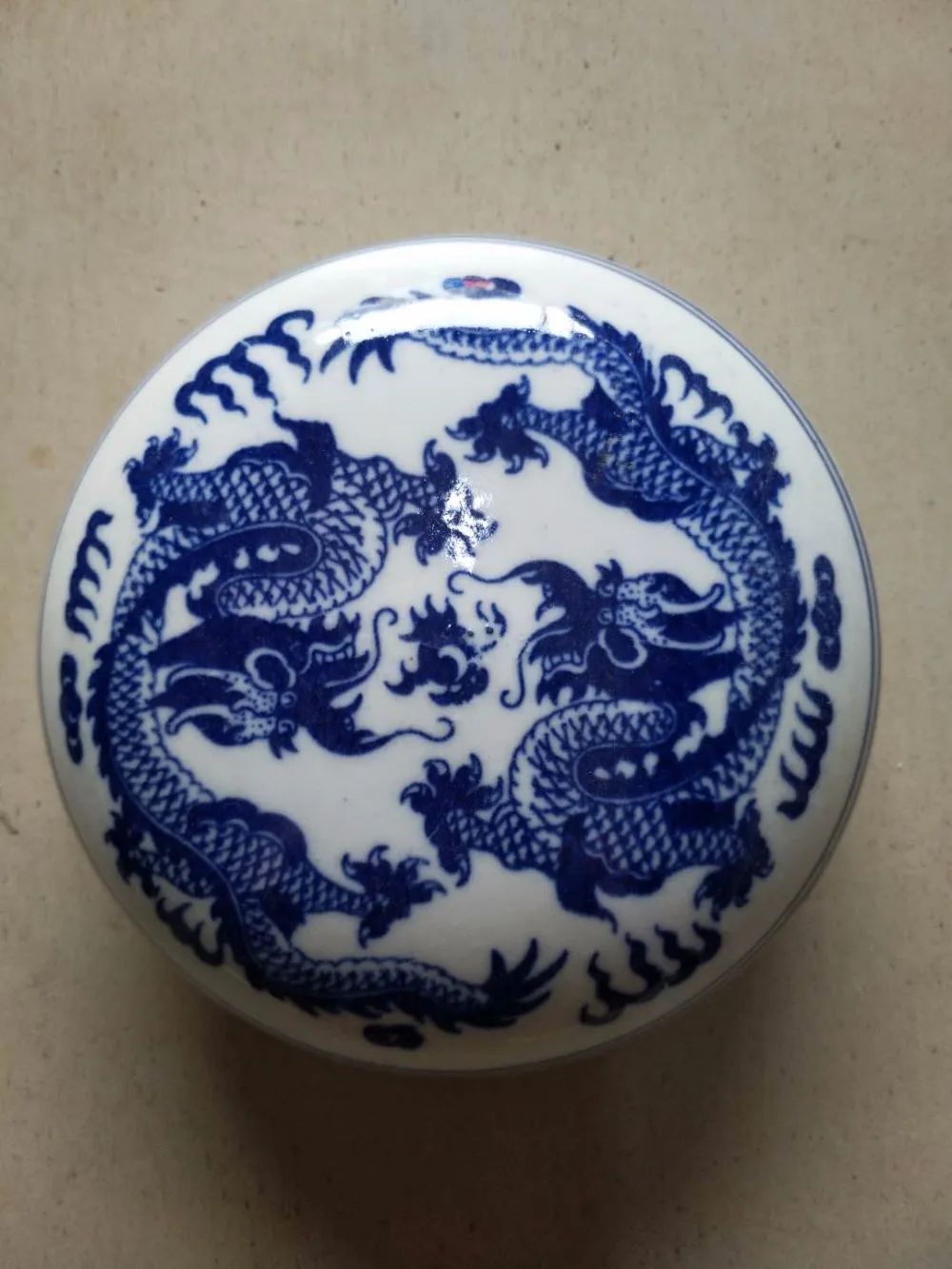 

Exquisite Chinese Classical Handwork blue and white porcelain Double Dragons Small Box, Powder box,Pen wash box,red ink box