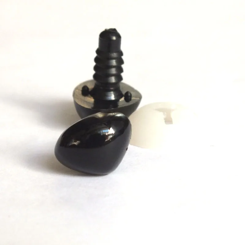 

50 x 15mm high quality safety animal nose in black plastic for doll