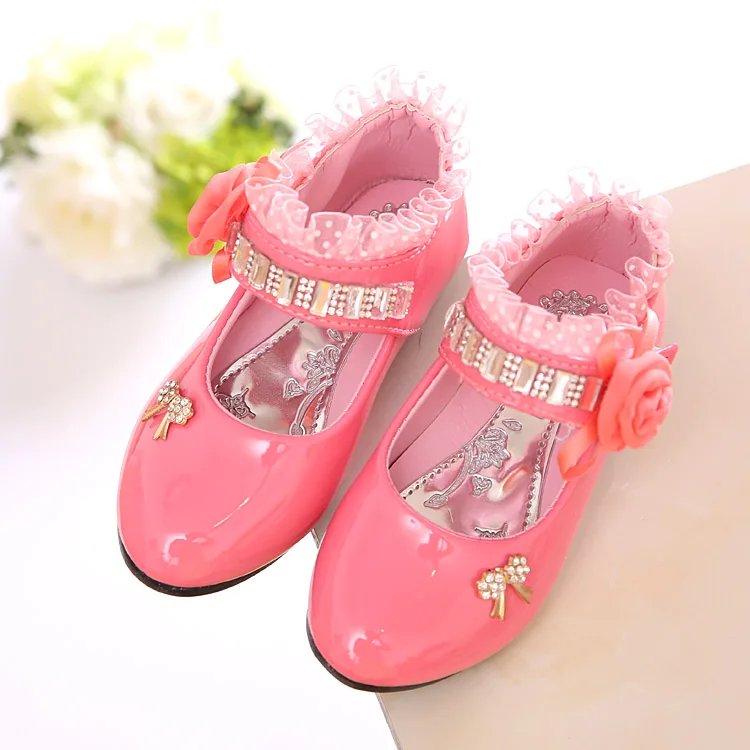 Лидер продаж черные и красные кожаные туфли для девочек вечерние детские